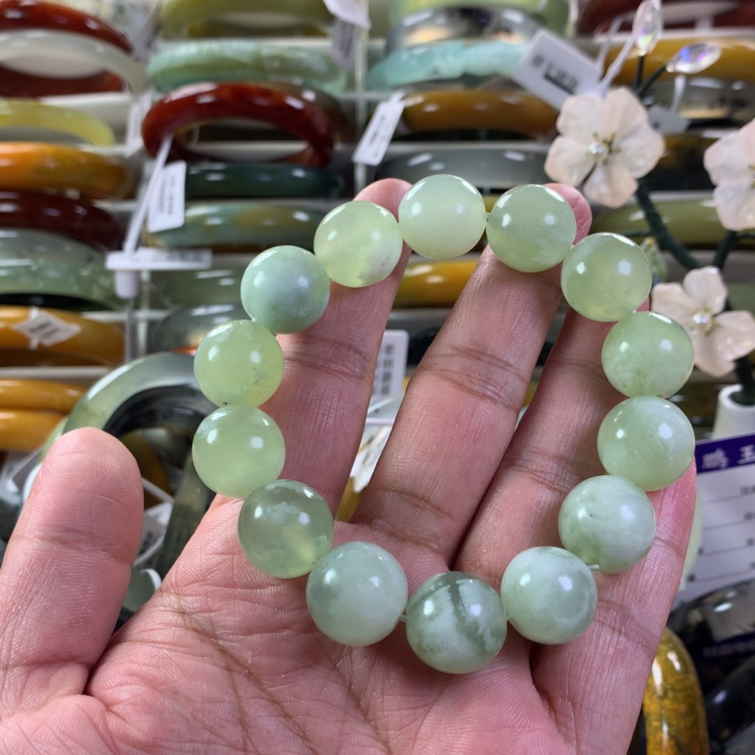 蛇纹石玉手串未镶嵌