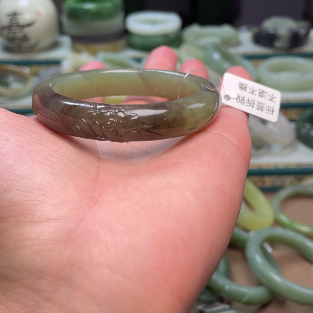 和田玉未镶嵌手镯荷花53.5 