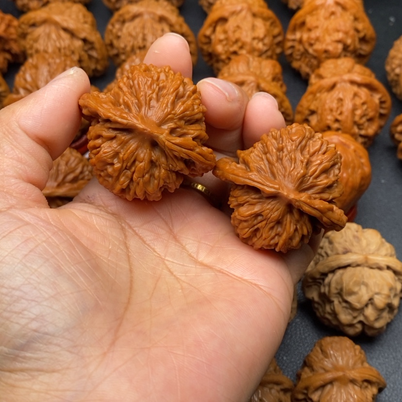 【闪购商品】文玩核桃把件42篓子