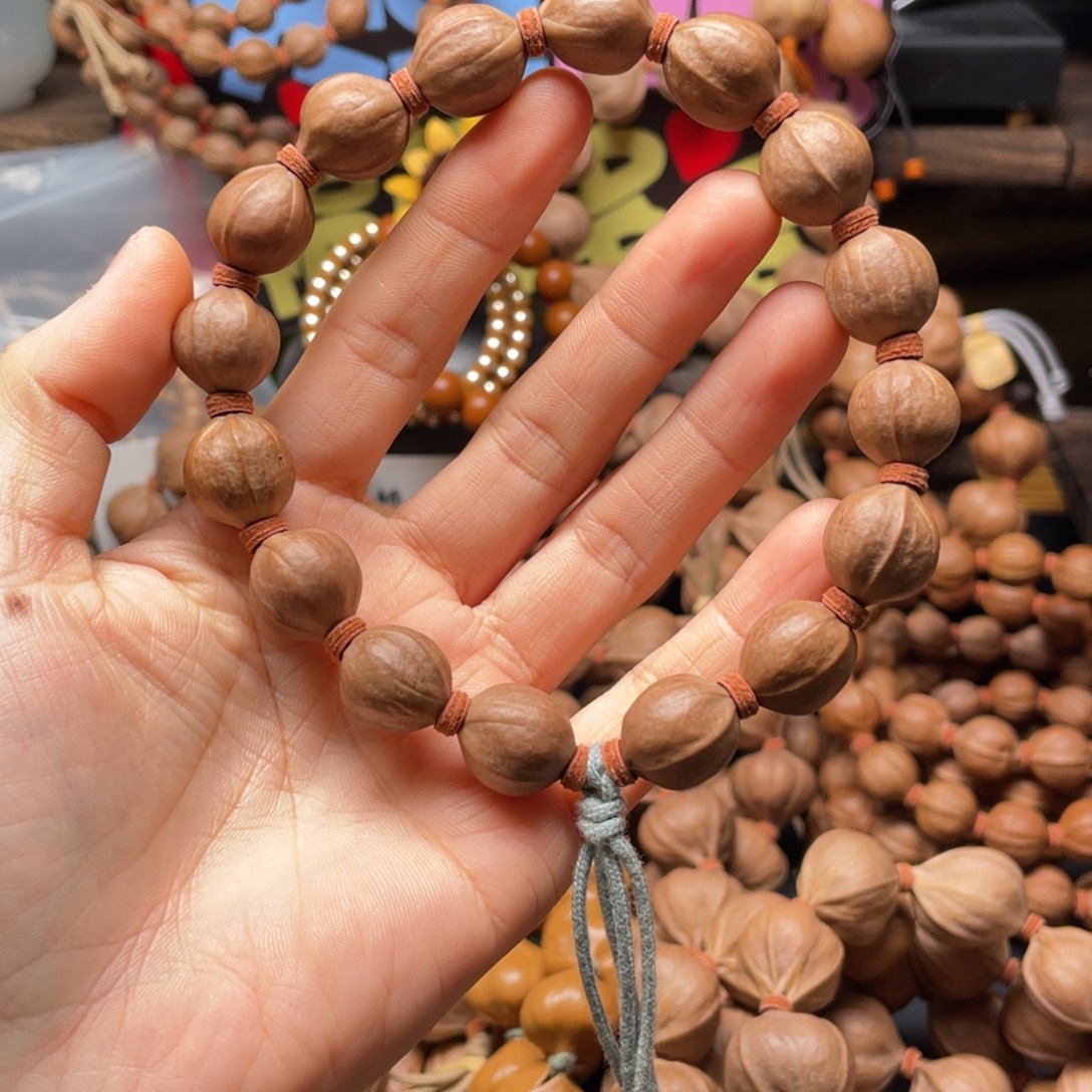 恐***龙橄榄核吊坠鲨鱼背铁核