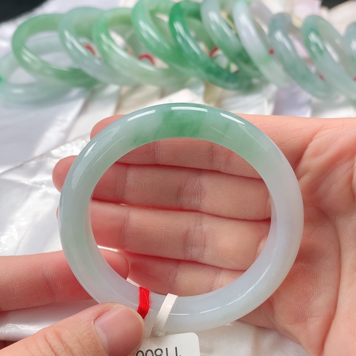 翡翠手镯未镶嵌缅甸A货翡翠手镯