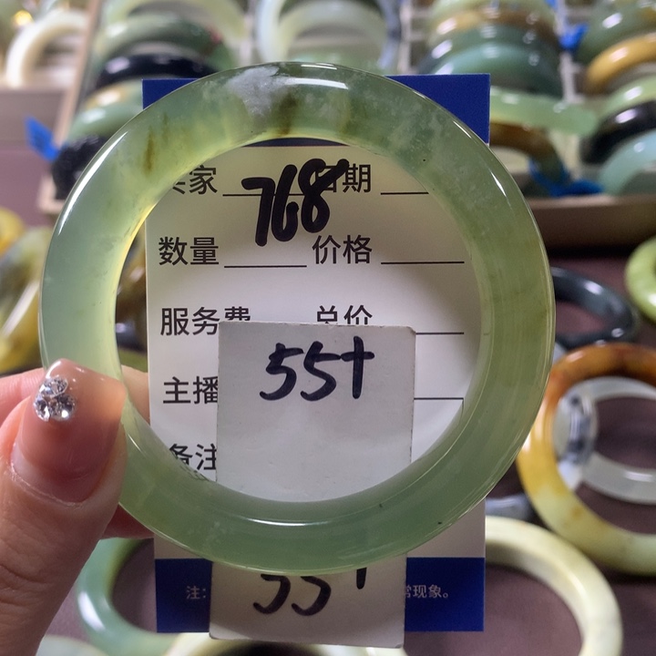 蛇纹石玉未镶嵌手镯768