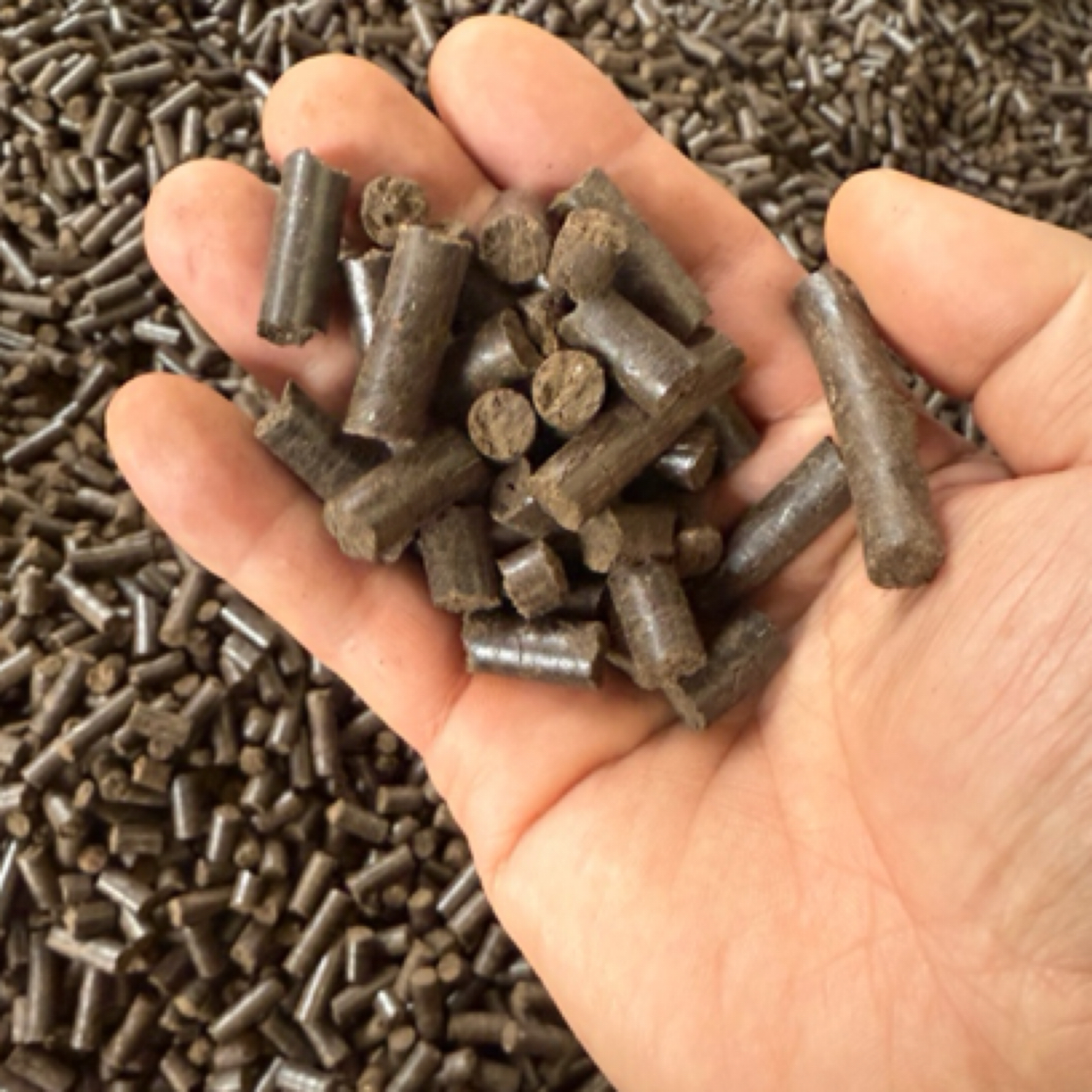 发酵菜油饼，农村草木灰，骨粉羊粪固态营养颗粒5斤装