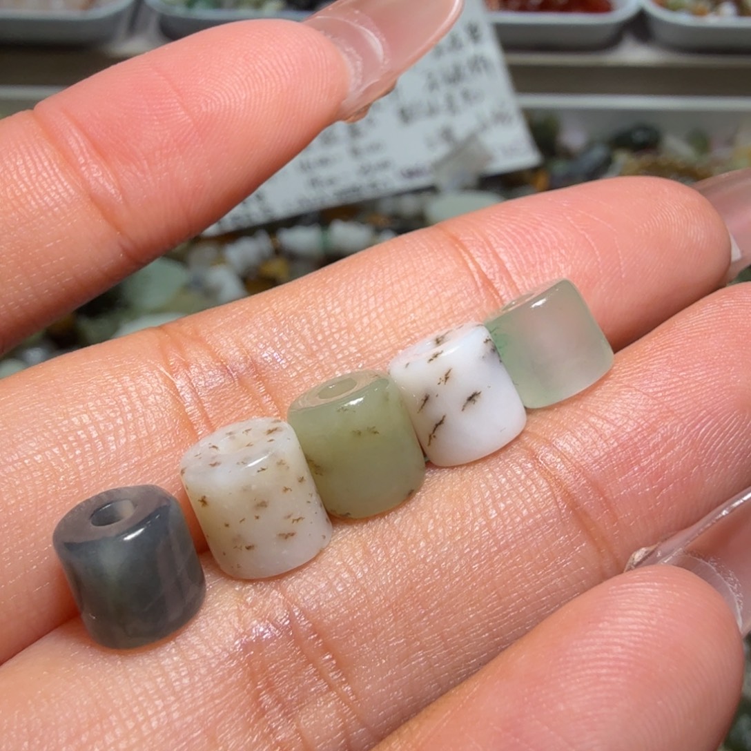 和田玉未镶嵌珠宝奇石