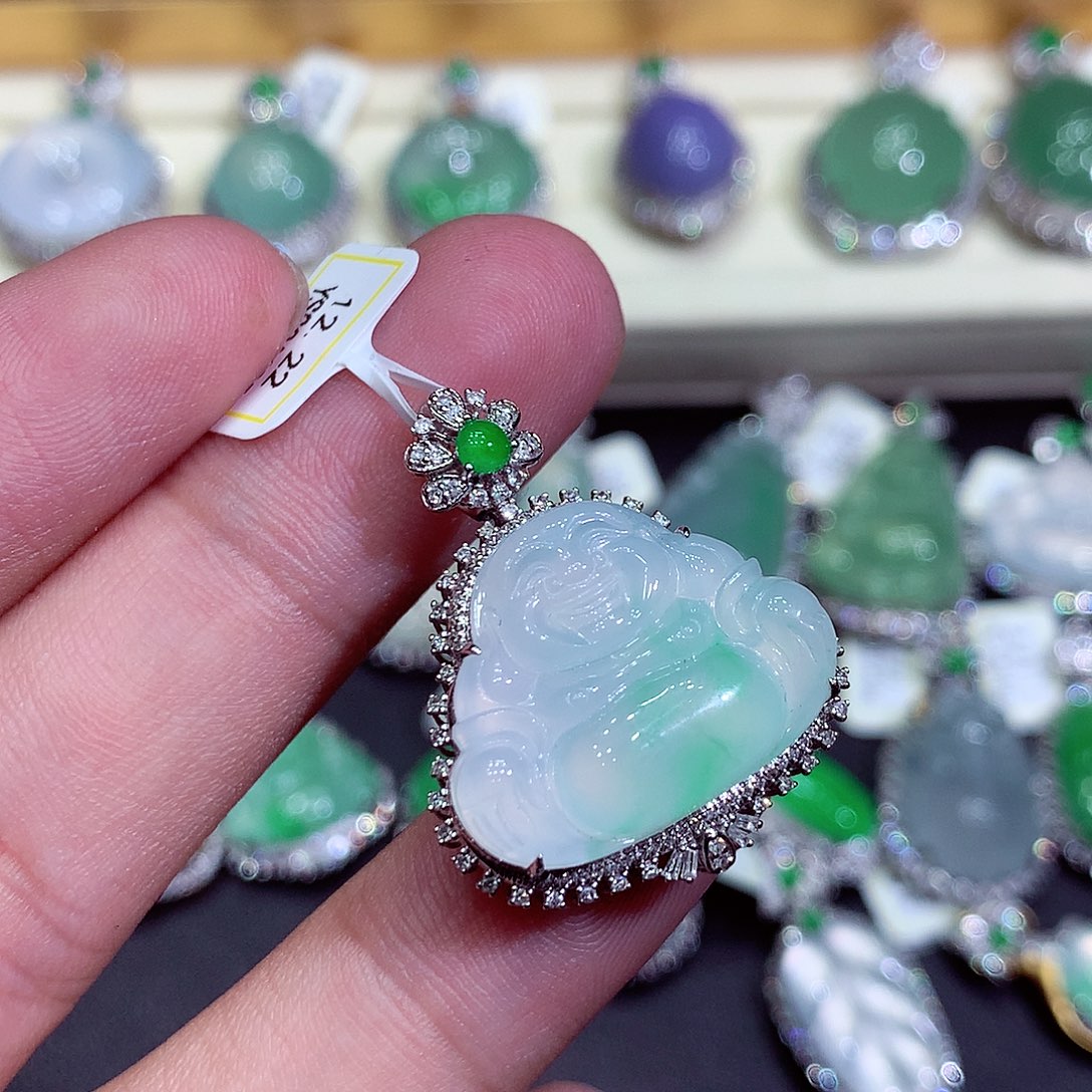 翡翠吊坠(不含链)18K金镶嵌