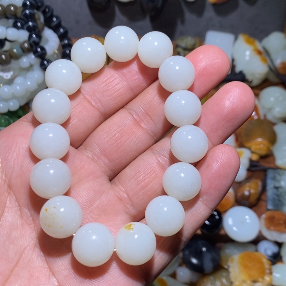 和田玉颈饰未镶嵌沙**驼