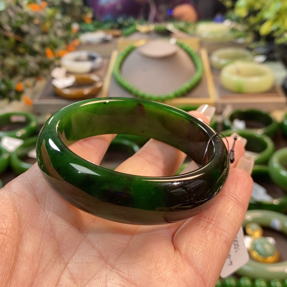 和田玉（碧玉）手镯未镶嵌