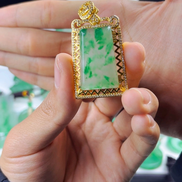 石英质玉吊坠(不含链)未镶嵌