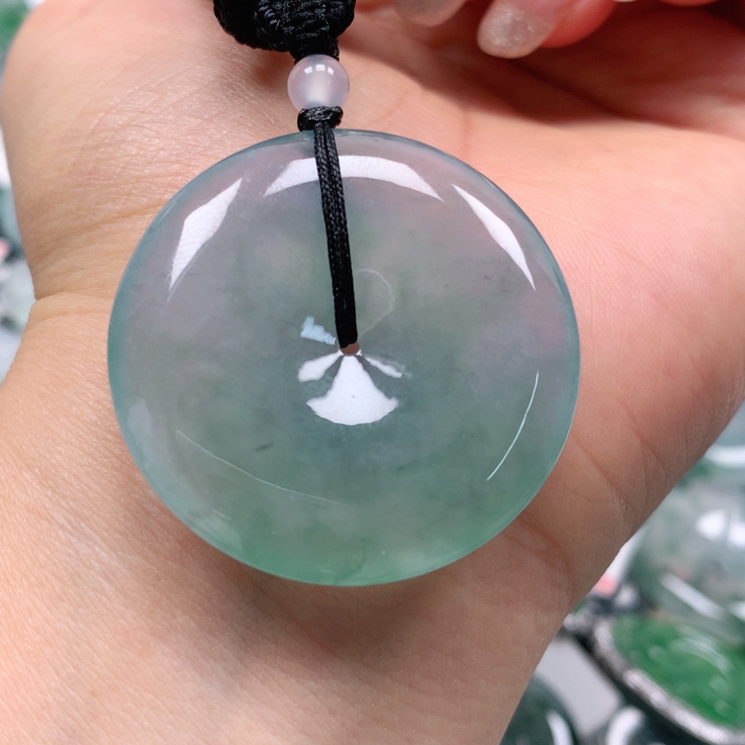 翡翠颈饰未镶嵌天然翡翠