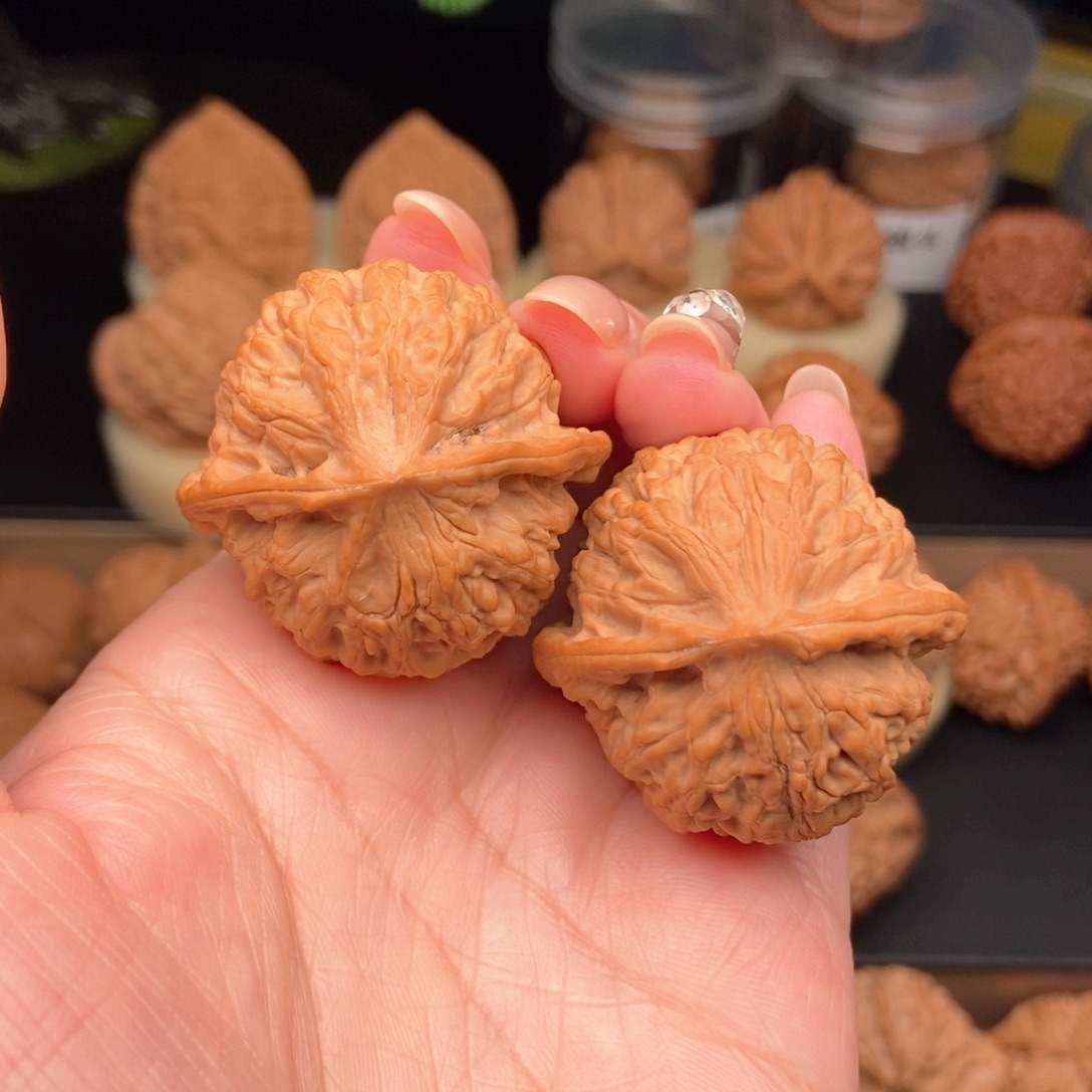 吊坠文玩核桃38.5金牛