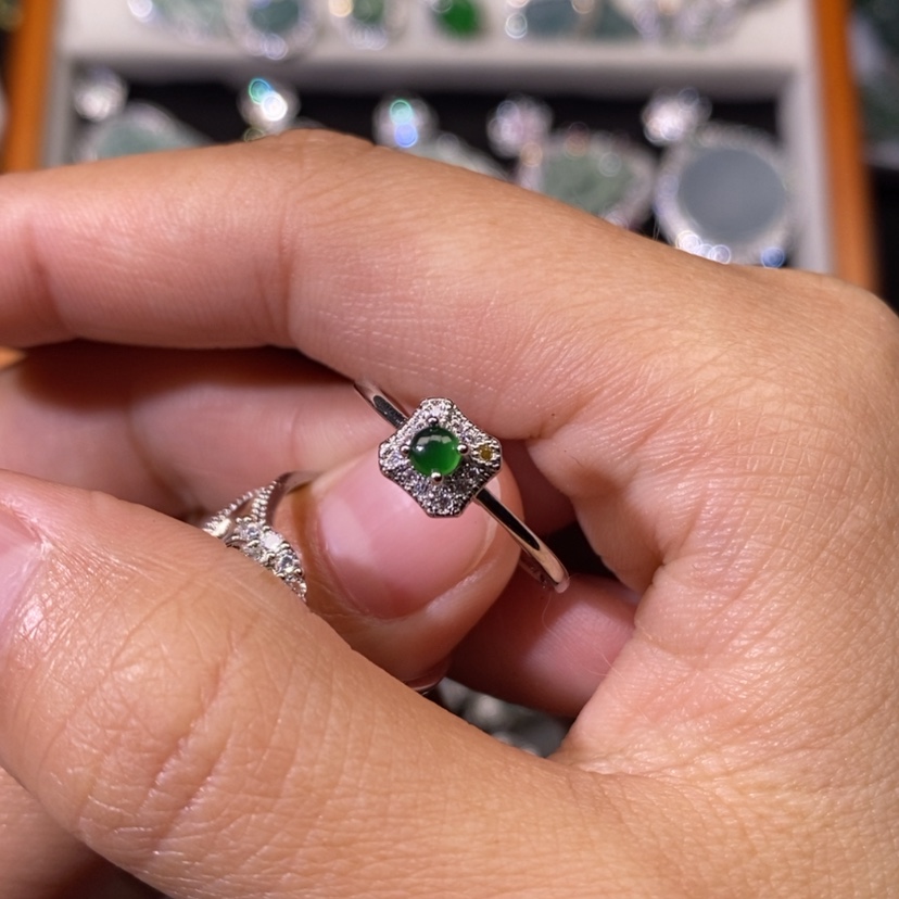 【闪购商品】翡翠颈饰未镶嵌诚*天然