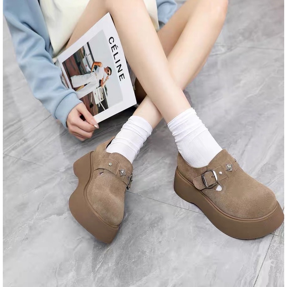 C5155  卡其色  时尚平底圆头女休闲鞋 勃肯鞋