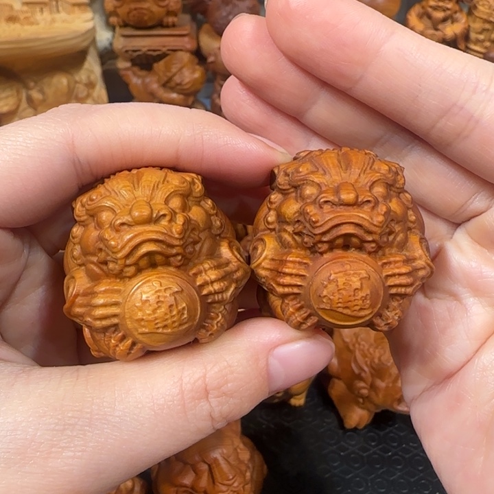 韩***你有机玻璃崖柏手把件小貔貅2个