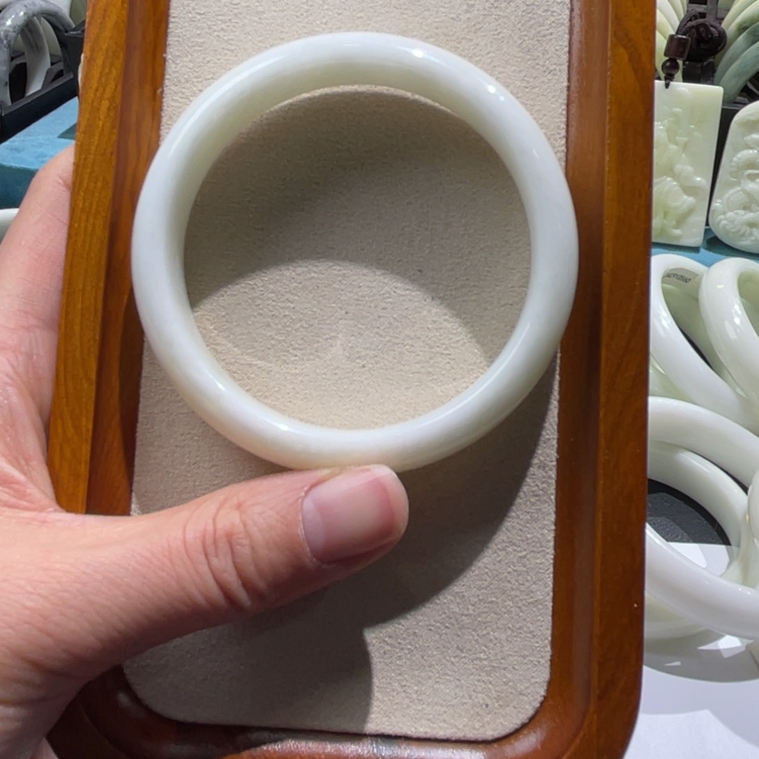 蓝田玉（蛇纹石化大理石玉）手镯未镶嵌m****~