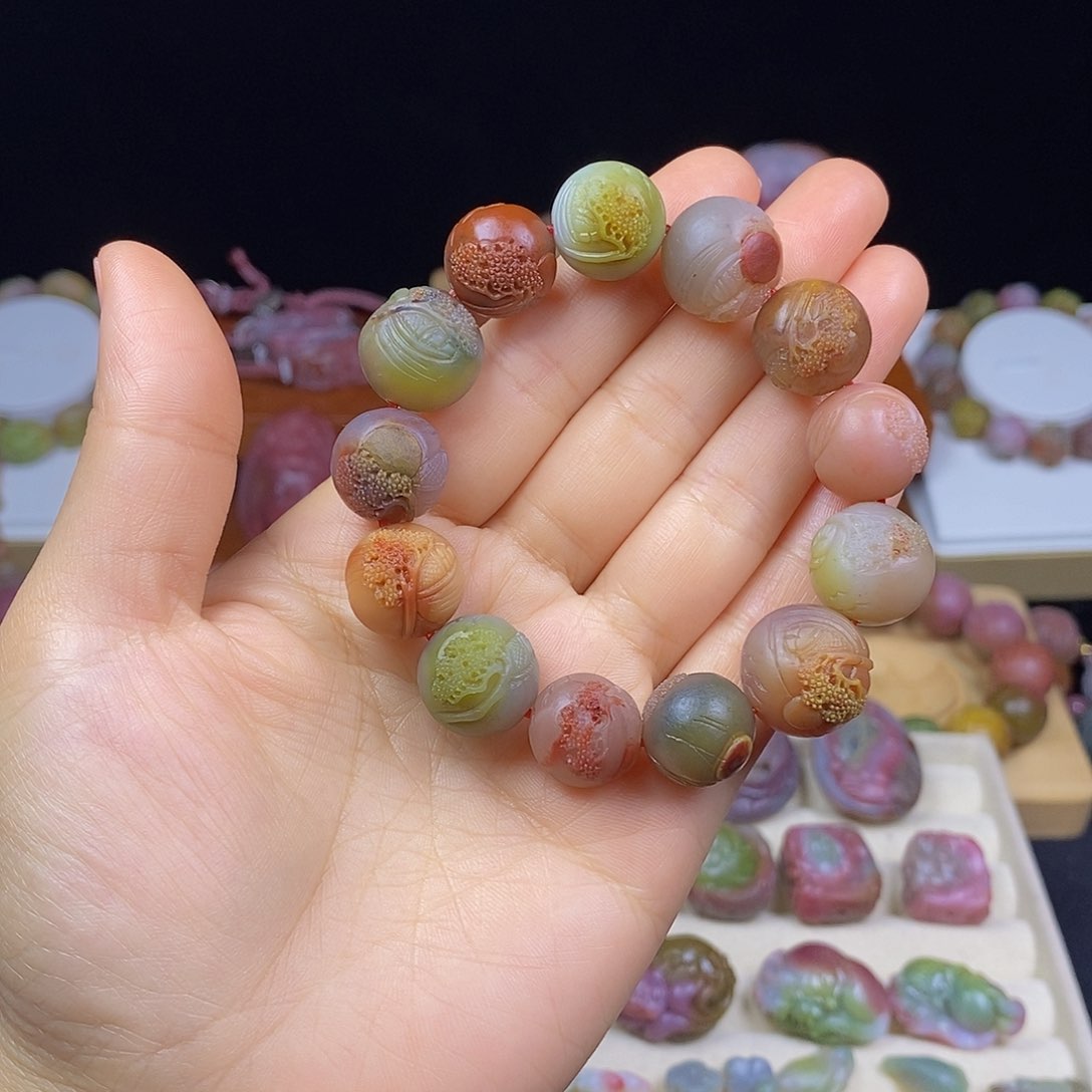 玛瑙/玉髓盐源玛瑙大漏大炸未镶嵌包浆山水手串