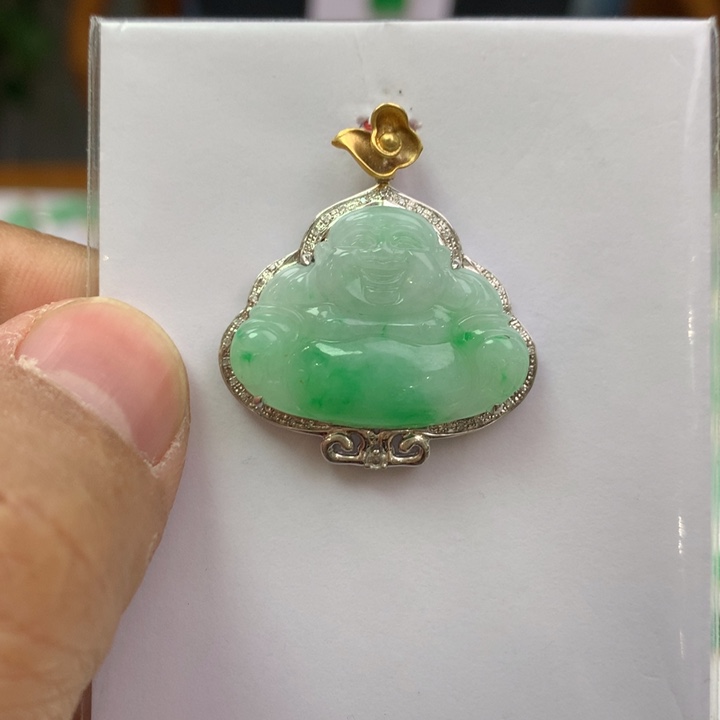 翡翠颈饰18K金镶嵌翡翠