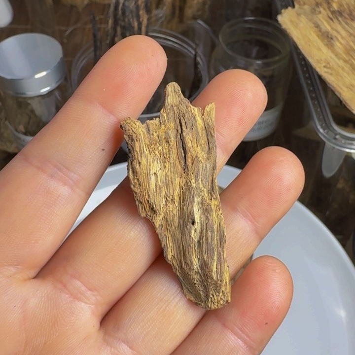 沉香沉香枕?**唯熟结虎斑棋1.2克