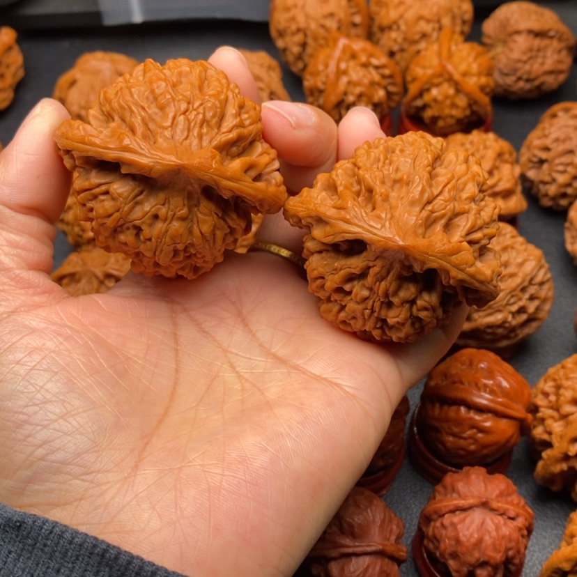 【闪购商品】文玩核桃把件52官帽