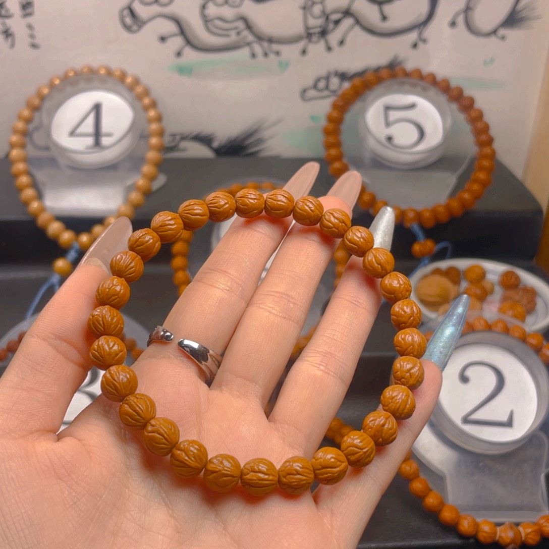 桃核吊坠0.8888888888