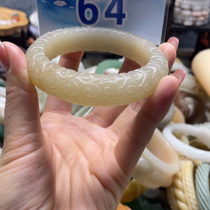 石英岩玉未镶嵌手镯