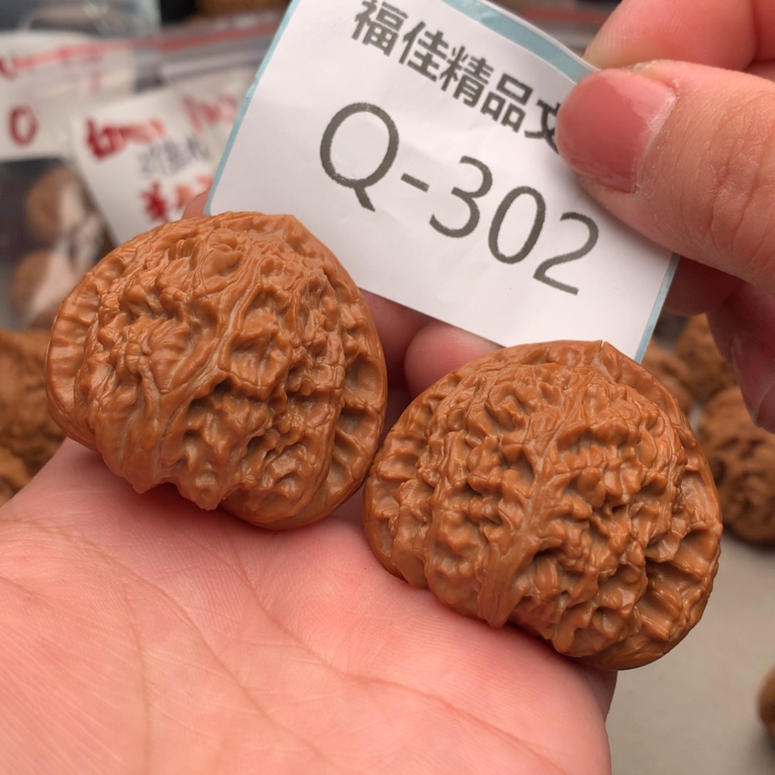 文玩核桃把件43角白……….