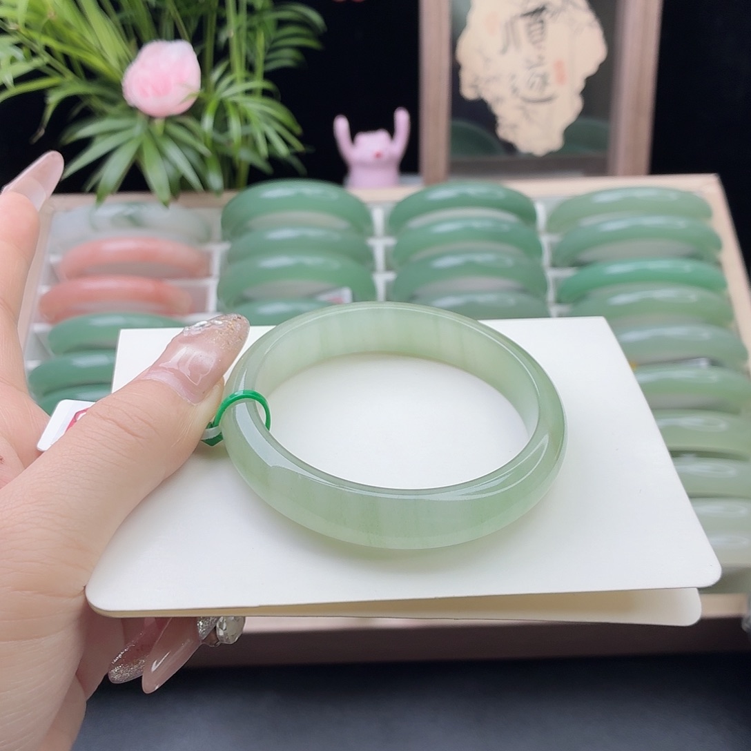 石英质玉未镶嵌手镯56