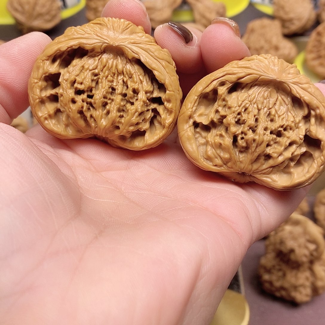 文玩核桃吊坠聚宝盆