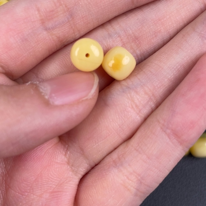 琥珀裸石未镶嵌天然182