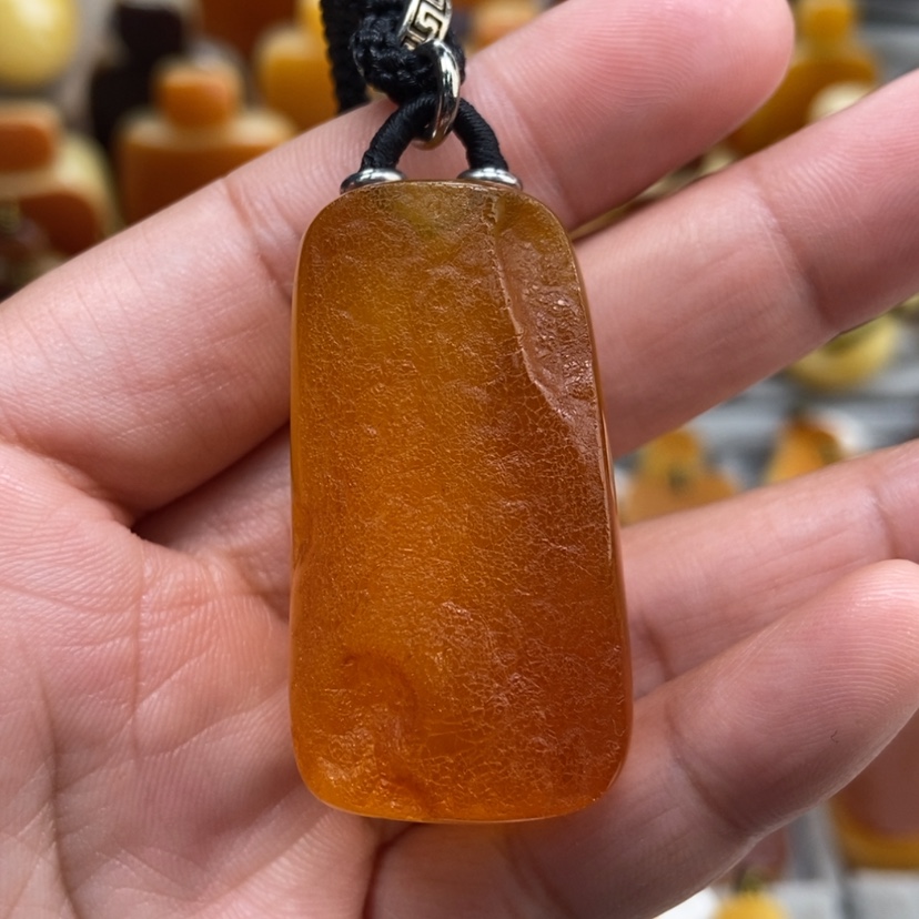 【闪购商品】琥珀颈饰未镶嵌
