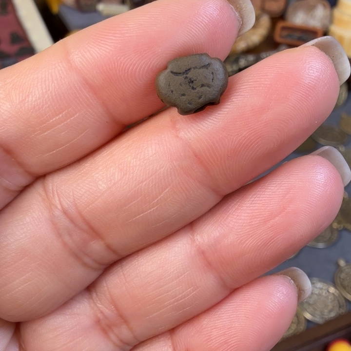 金属材质背云一个