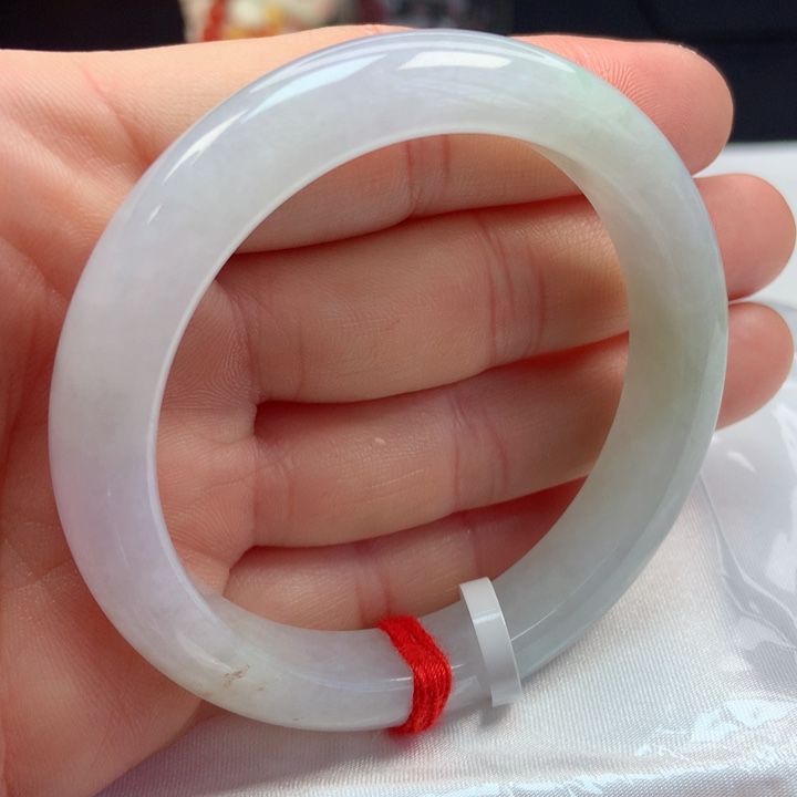 翡翠手镯未镶嵌52圈