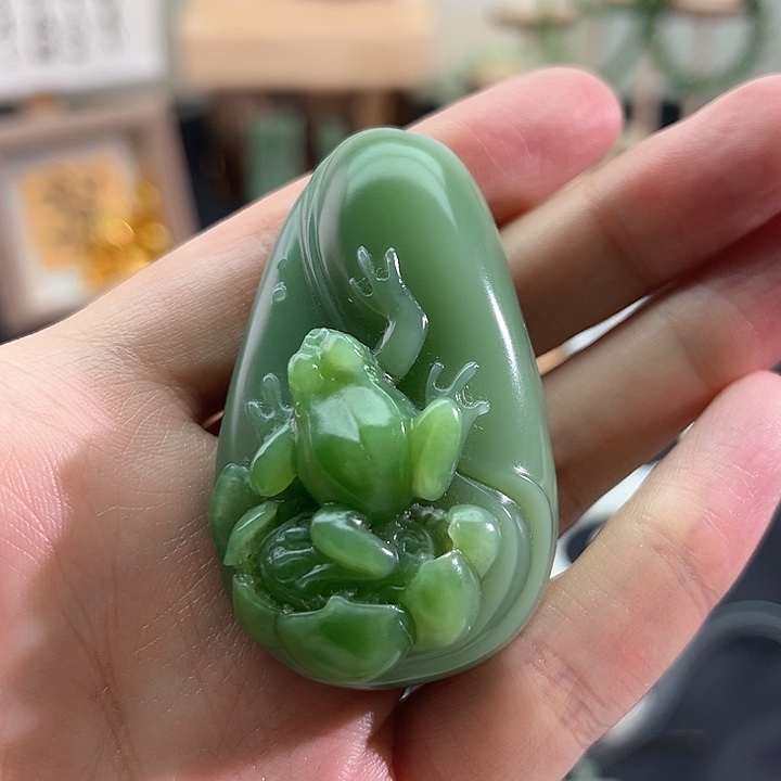 和田玉颈饰未镶嵌碧玉粉青-呱呱来财