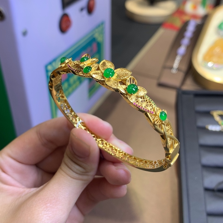 翡翠18K金镶嵌套链翡翠