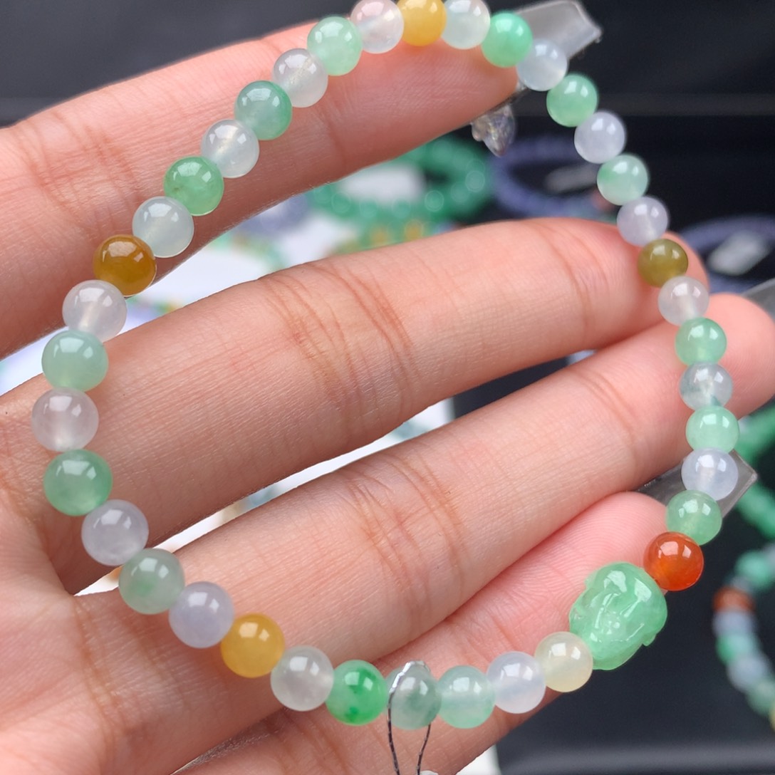 翡翠手链未镶嵌卡