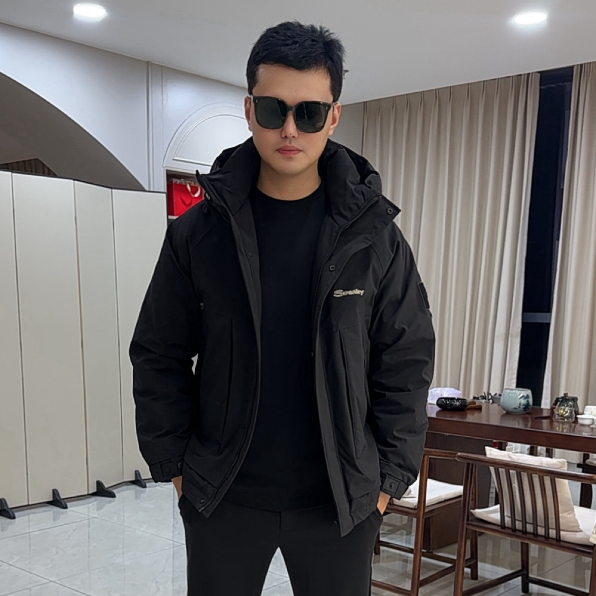 海秋冬一款两色连帽羽绒服男款21