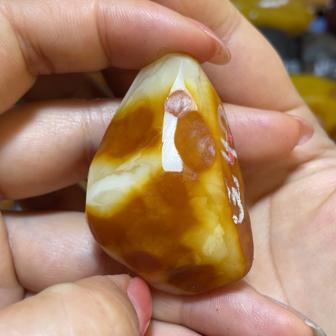 定制琥珀未镶嵌原石