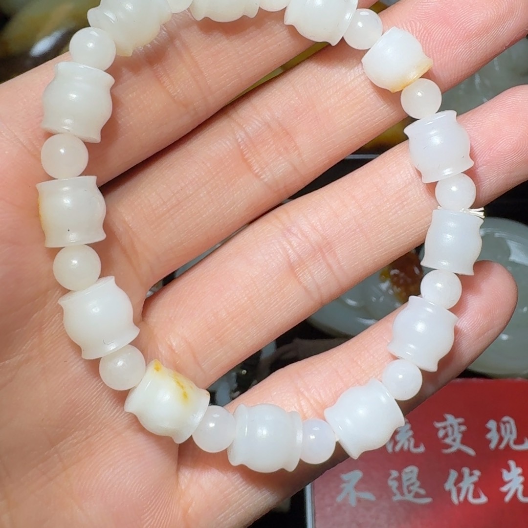 和田玉颈饰未镶嵌