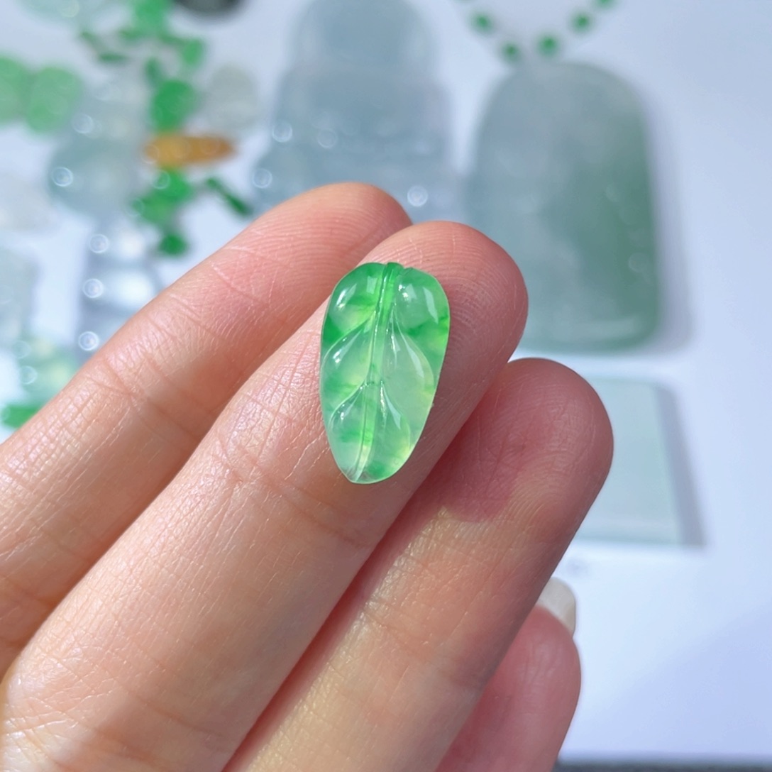 翡翠颈饰未镶嵌裸石