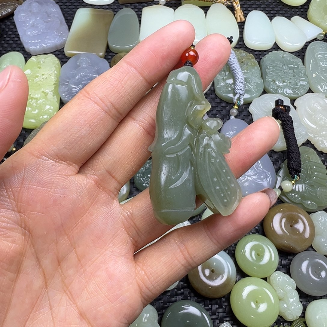 和田玉未镶嵌颈饰买断价，不退不换，卡52