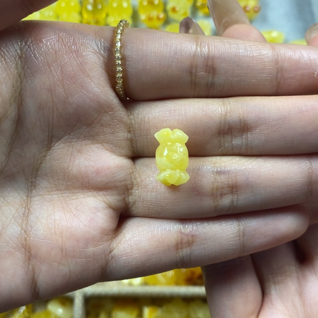 琥珀裸石未镶嵌嘻***爱糖果