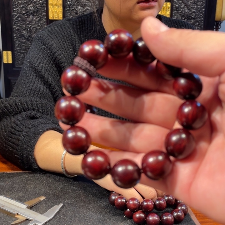 檀香紫檀（小叶紫檀）手串1.8