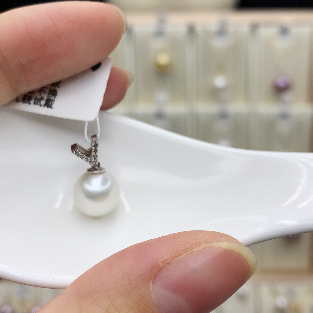 银S925镶嵌吊坠(赠链)淡水珍珠