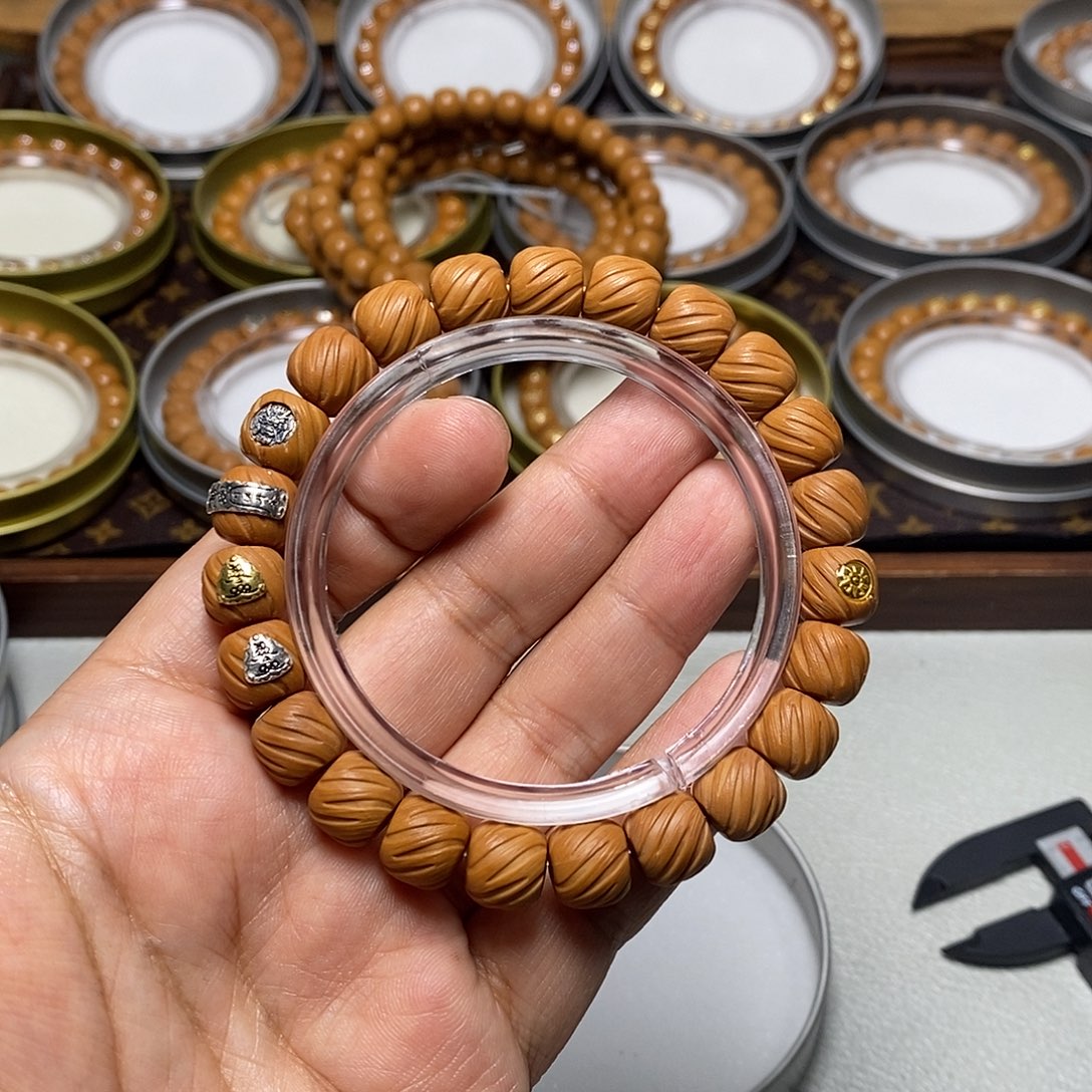 猴头核桃手串76号五标高配星河10左右