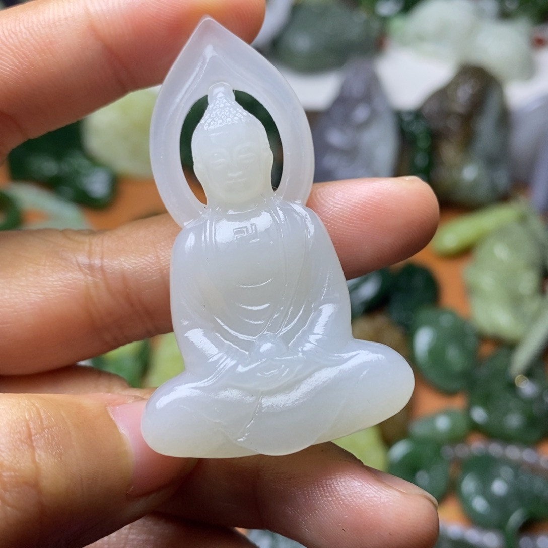 和田玉未镶嵌颈饰包容