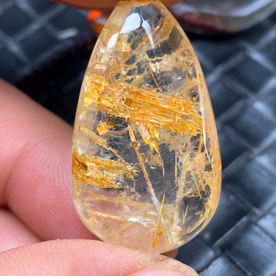 未镶嵌颈饰水晶水晶