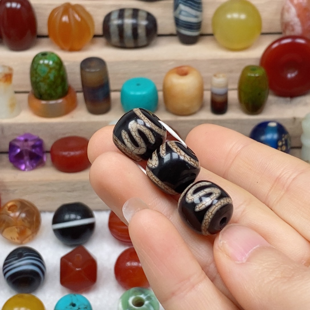 未镶嵌颈饰玛瑙/玉髓善**果