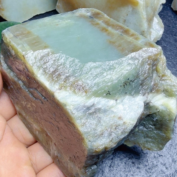 和田玉（糖玉）未镶嵌珠宝奇石