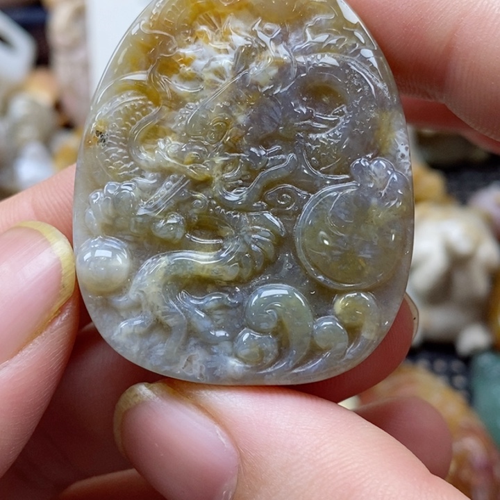 硅化珊瑚（珊瑚玉）颈饰未镶嵌