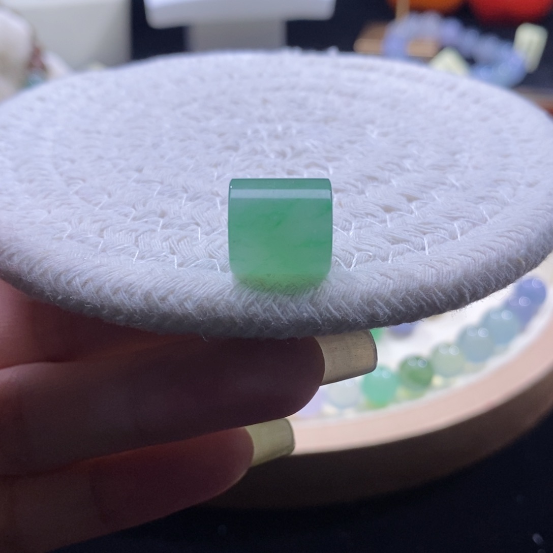 翡翠未镶嵌颈饰冰甜绿桶珠