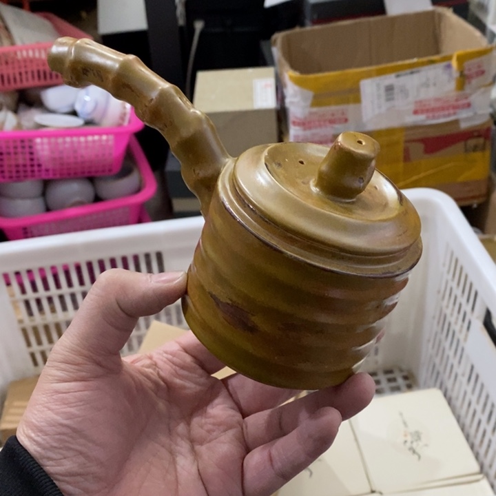 陶瓷艺术品及陶瓷壶